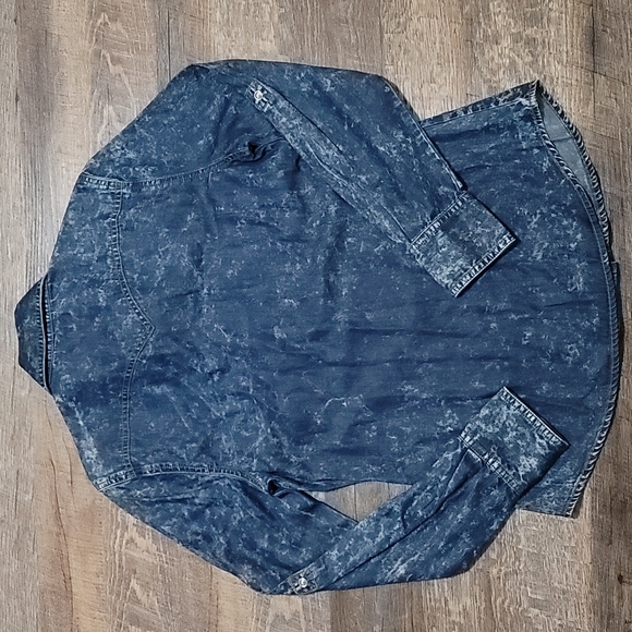 XSmall wornonce True Religion imitation jean shirt button for Rolling sleeves up - Picture 8 of 8